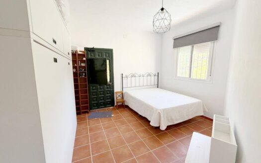 FINCA CON DOS CASAS EN BENAMARGOSA