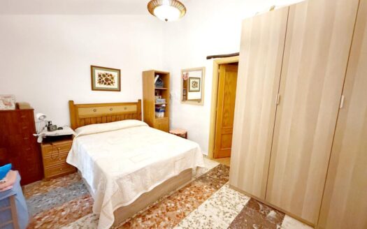 FINCA CON DOS CASAS EN BENAMARGOSA