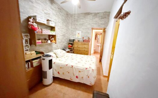 FINCA CON DOS CASAS EN BENAMARGOSA
