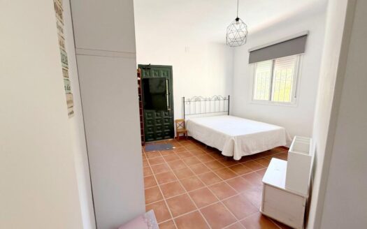 FINCA CON DOS CASAS EN BENAMARGOSA