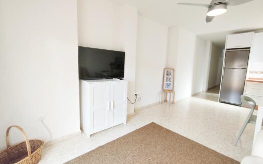 ALQUILER APARTAMENTO EN CALETA DE VÉLEZ