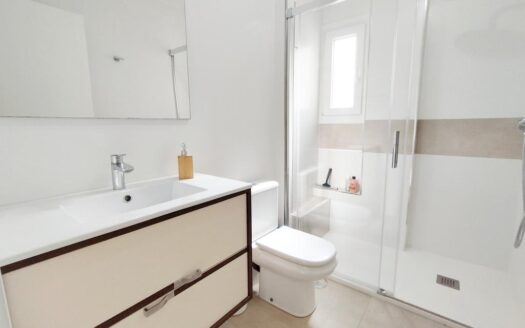 ALQUILER APARTAMENTO EN CALETA DE VÉLEZ