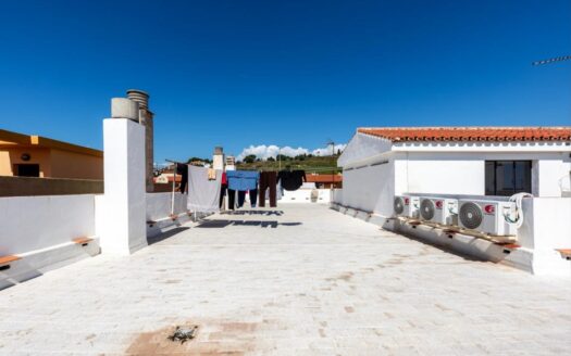 PISO CÉNTRICO EN CALETA DE VÉLEZ