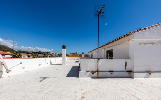 PISO CÉNTRICO EN CALETA DE VÉLEZ