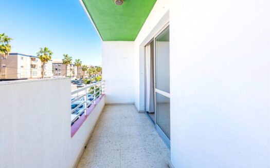 PISO CÉNTRICO EN CALETA DE VÉLEZ