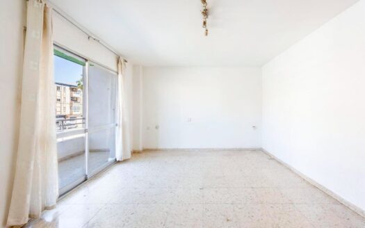 PISO CÉNTRICO EN CALETA DE VÉLEZ