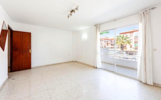 PISO CÉNTRICO EN CALETA DE VÉLEZ